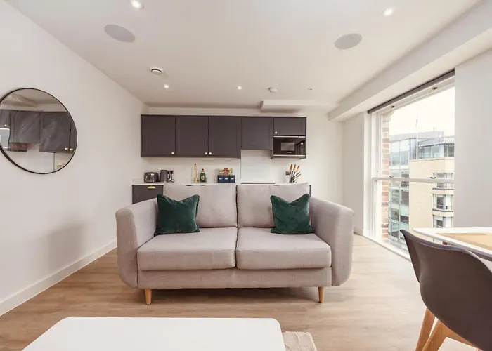 Ultra-modern Luxury 1br In Ls1 Free Secure Parking! 아파트 리즈