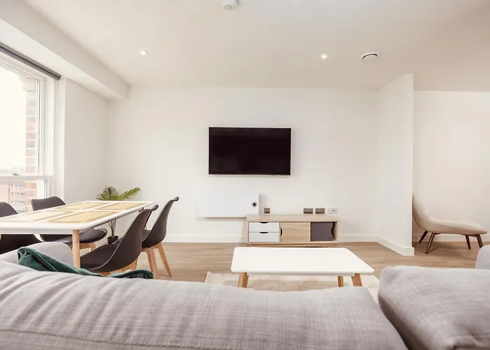 Ultra-modern Luxury 1br In Ls1 Free Secure Parking! 아파트 리즈