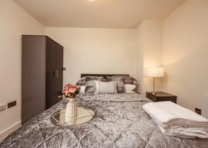 Ultra-modern Luxury 1br In Ls1 Free Secure Parking! * 리즈