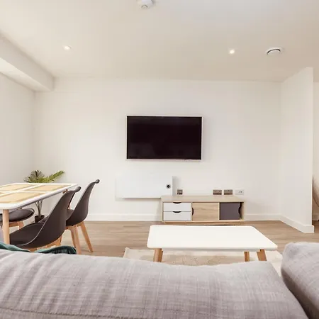 Ultra-modern Luxury 1br In Ls1 Free Secure Parking! Апартаменти Лідс